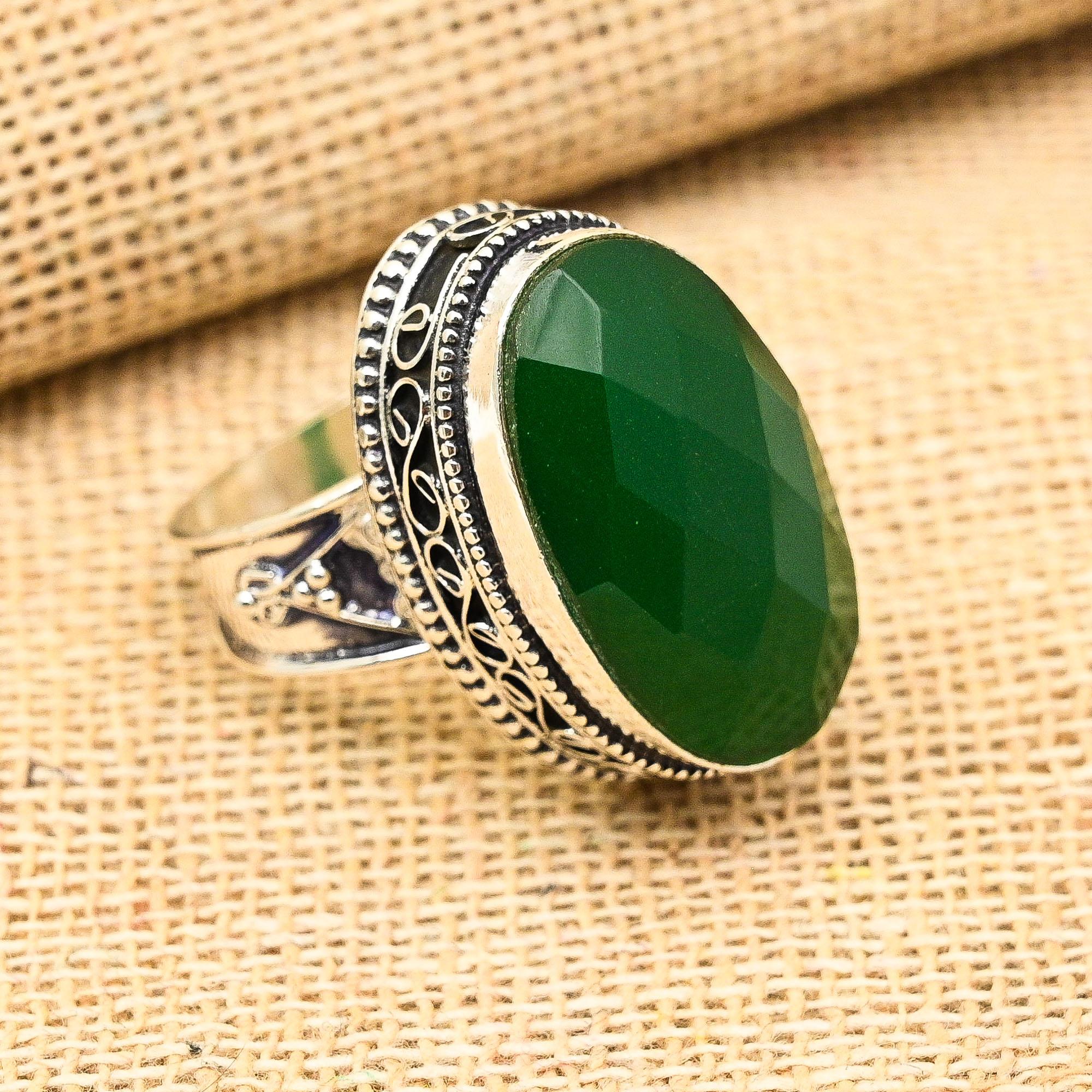 Замечательное ювелирное кольцо ручной работы из стерлингового серебра 925 пробы с зеленым ониксом и драгоценным камнем 6 зелёный
Замечательное ювелирное кольцо ручной работы из стерлингового серебра 925 пробы с зеленым ониксом и драгоценным камнем 6 зелёный