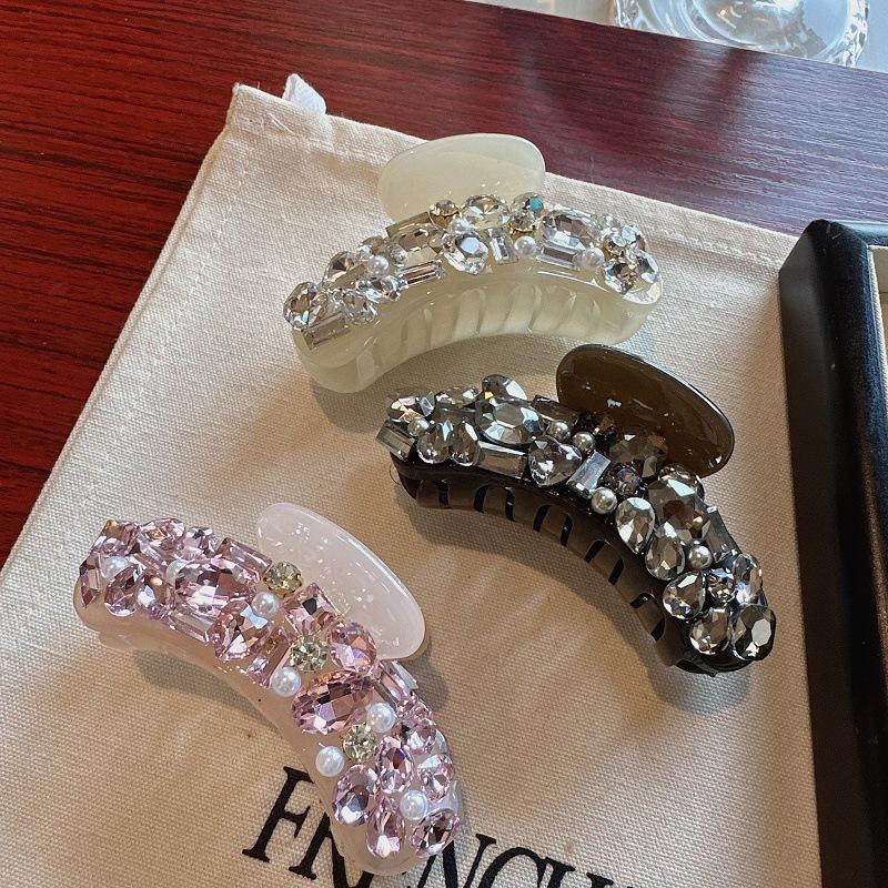 Flash Diamond Light Luxury Shark Clip Exquisite and Simple Medium Clip Back Head Hair Grab Elegant Disc Hair Headgear Hairpin
Flash Diamond Light Luxury Shark Clip Exquisite and Simple Medium Clip Back Head Hair Grab Elegant Disc Hair Headgear Hairpin