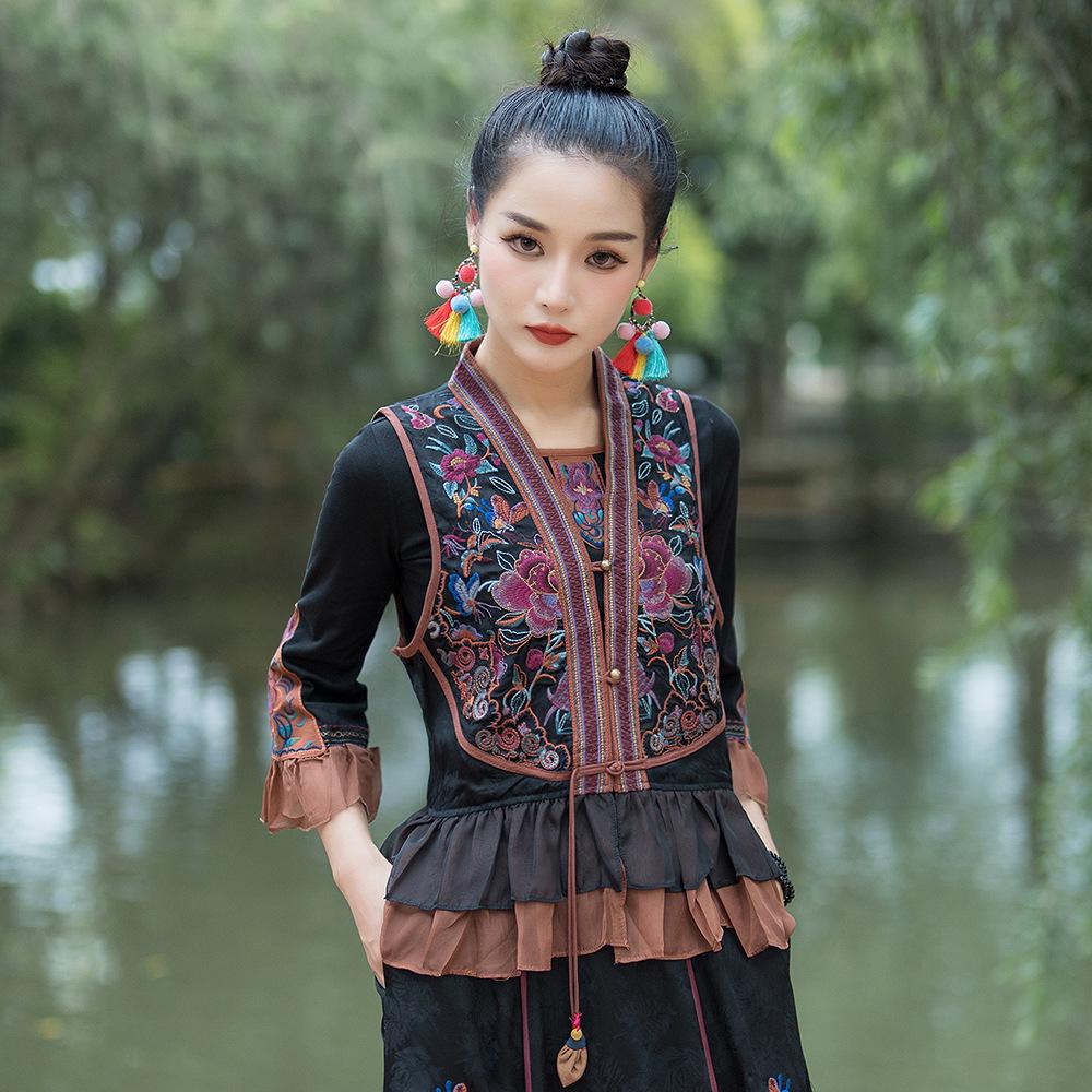 Жіноча жилетка без рукавів у стилі Печворк весна-літо 2025: Жилет у китайському стилі L чорний
Жіноча жилетка без рукавів у стилі Печворк весна-літо 2025: Жилет у китайському стилі L чорний