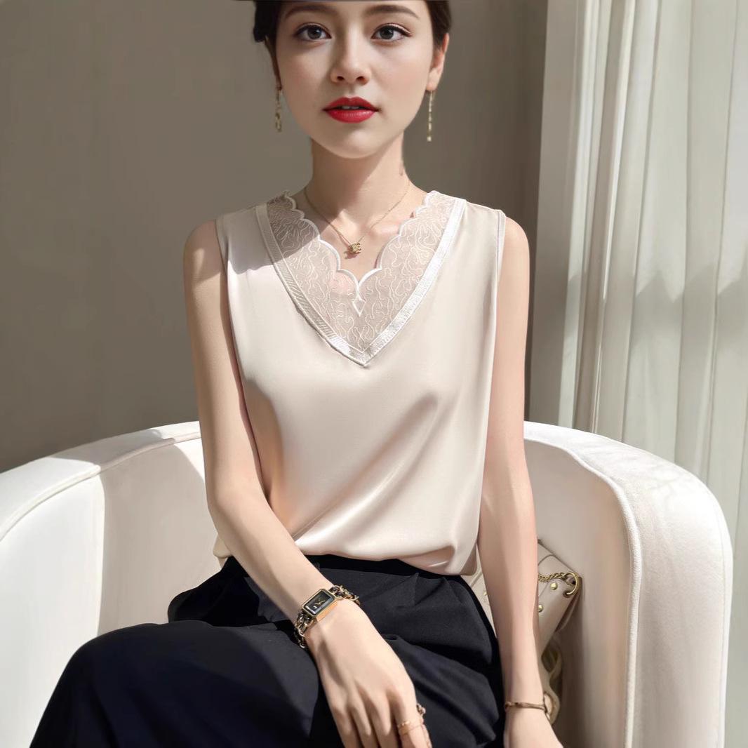 Lace V-neck Faux Silk Satin Camisole - Women s Sleeveless Slimming Summer Tank Top XXXL
Lace V-neck Faux Silk Satin Camisole - Women s Sleeveless Slimming Summer Tank Top XXXL