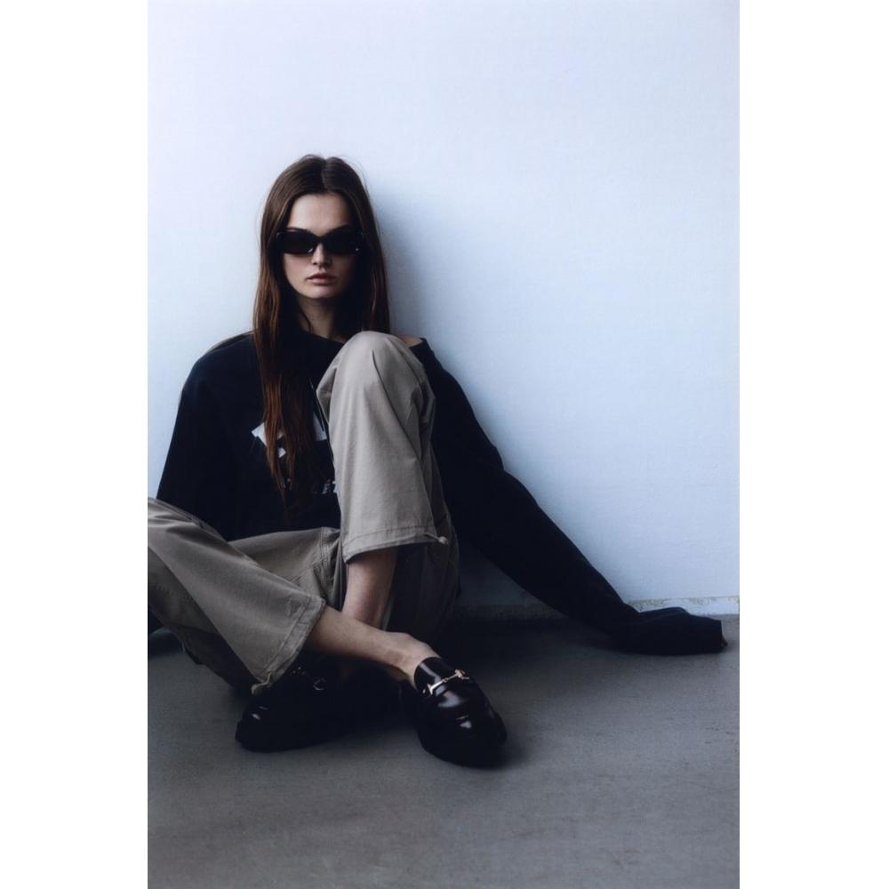 Массивные лоферы HM темно-коричневого цвета
Массивные лоферы HM темно-коричневого цвета