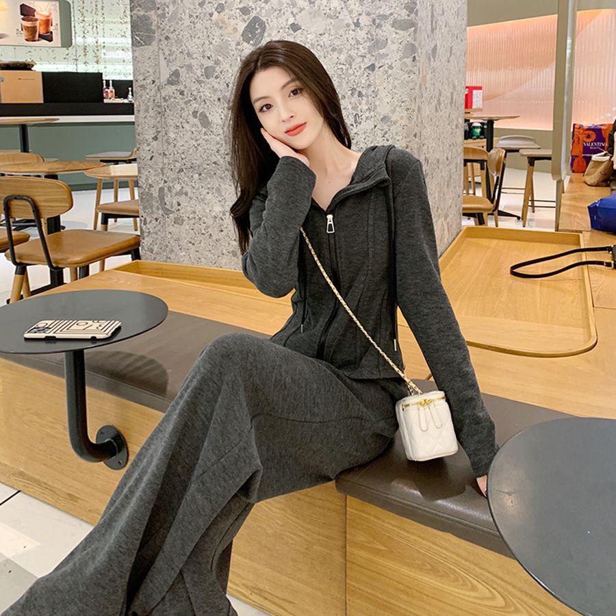 Women s 2026 Fashion Casual Two-Piece Sports Suit - Solid Color, Spring/Autumn Style M (Approx. 40-50 kg)
Women s 2026 Fashion Casual Two-Piece Sports Suit - Solid Color, Spring/Autumn Style M (Approx. 40-50 kg)