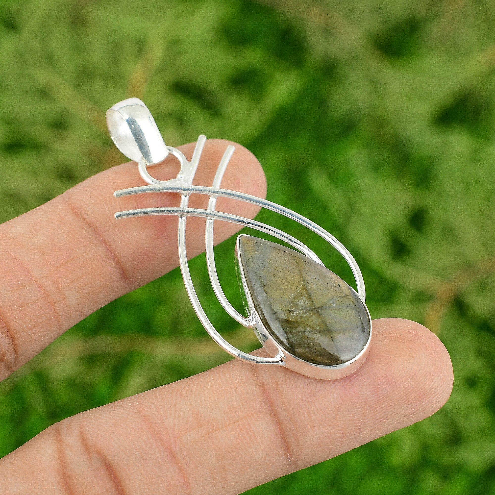 Thanks Giving Day Sale Sterling Silver Labradorite Stone Boho Wedding Pendant
Thanks Giving Day Sale Sterling Silver Labradorite Stone Boho Wedding Pendant