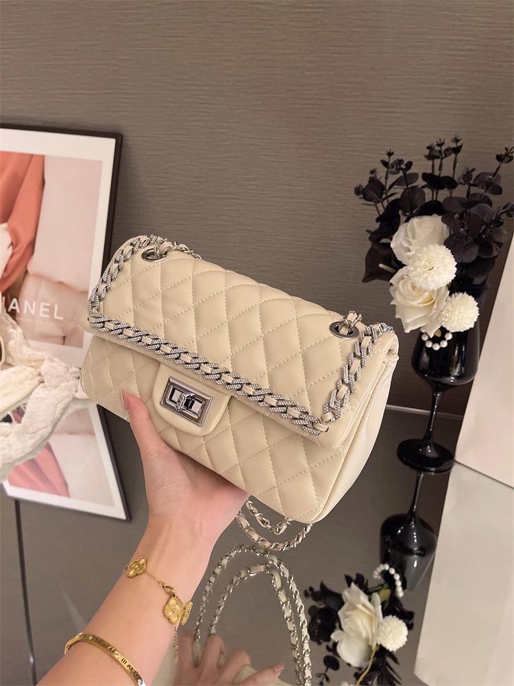 Xiaoxiang Style Light Luxury Diamond Grid Chain Bag, Women s New Style, Popular This Year, Niche Single Shoulder Crossbody Bag
Xiaoxiang Style Light Luxury Diamond Grid Chain Bag, Women s New Style, Popular This Year, Niche Single Shoulder Crossbody Bag