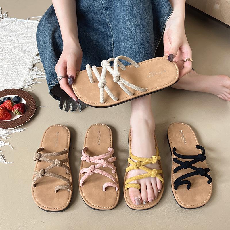Summer slippers women s non-slip and versatile fashion flat bottom one-word wind beach cool slippers 40 жовтий
Summer slippers women s non-slip and versatile fashion flat bottom one-word wind beach cool slippers 40 жовтий