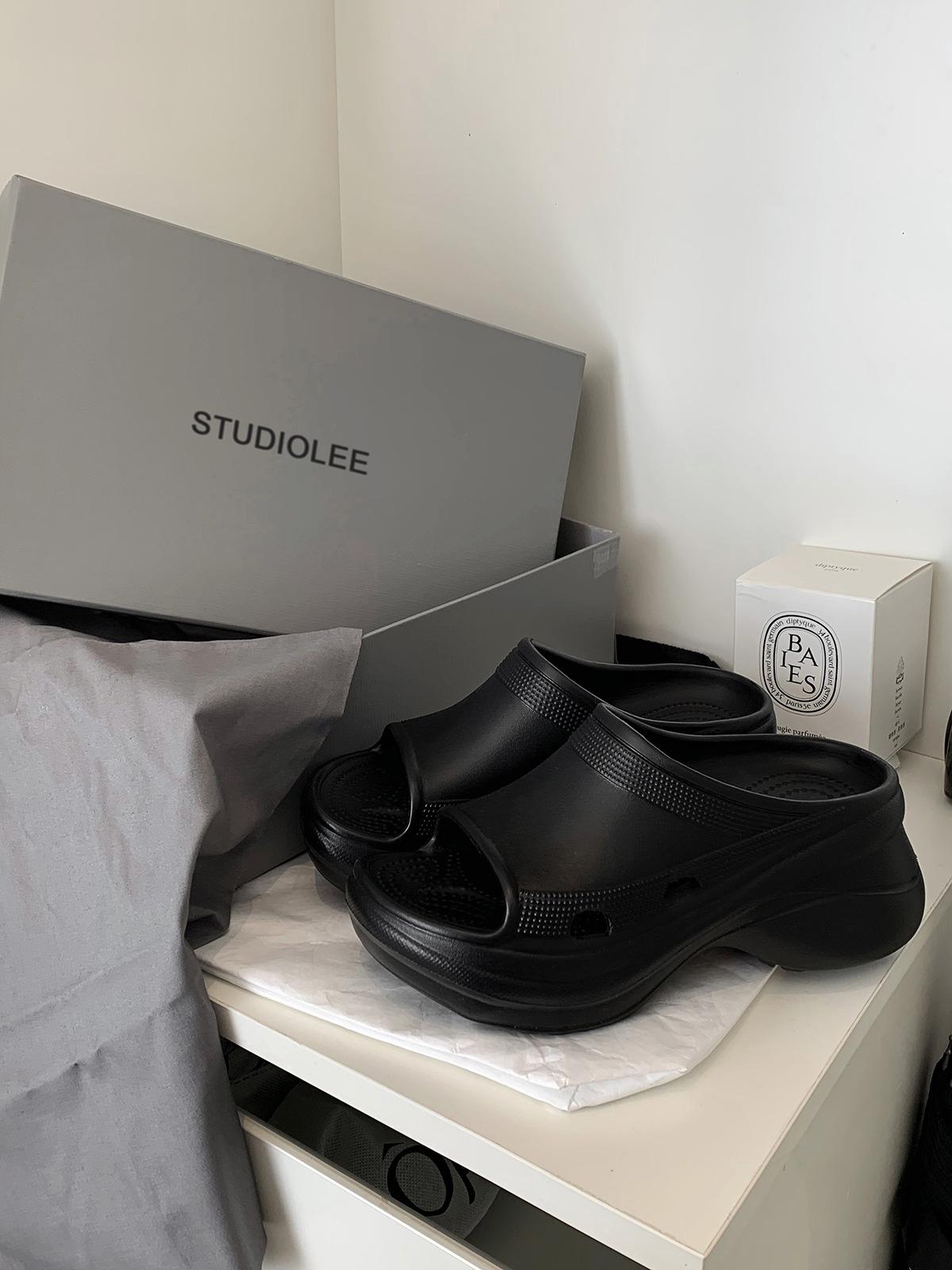 Grape mother of the same style, fashionable, fine thick-soled heightening slippers, women s summer slope heel, beach lazy people wear cool slippers 34
Grape mother of the same style, fashionable, fine thick-soled heightening slippers, women s summer slope heel, beach lazy people wear cool slippers 34