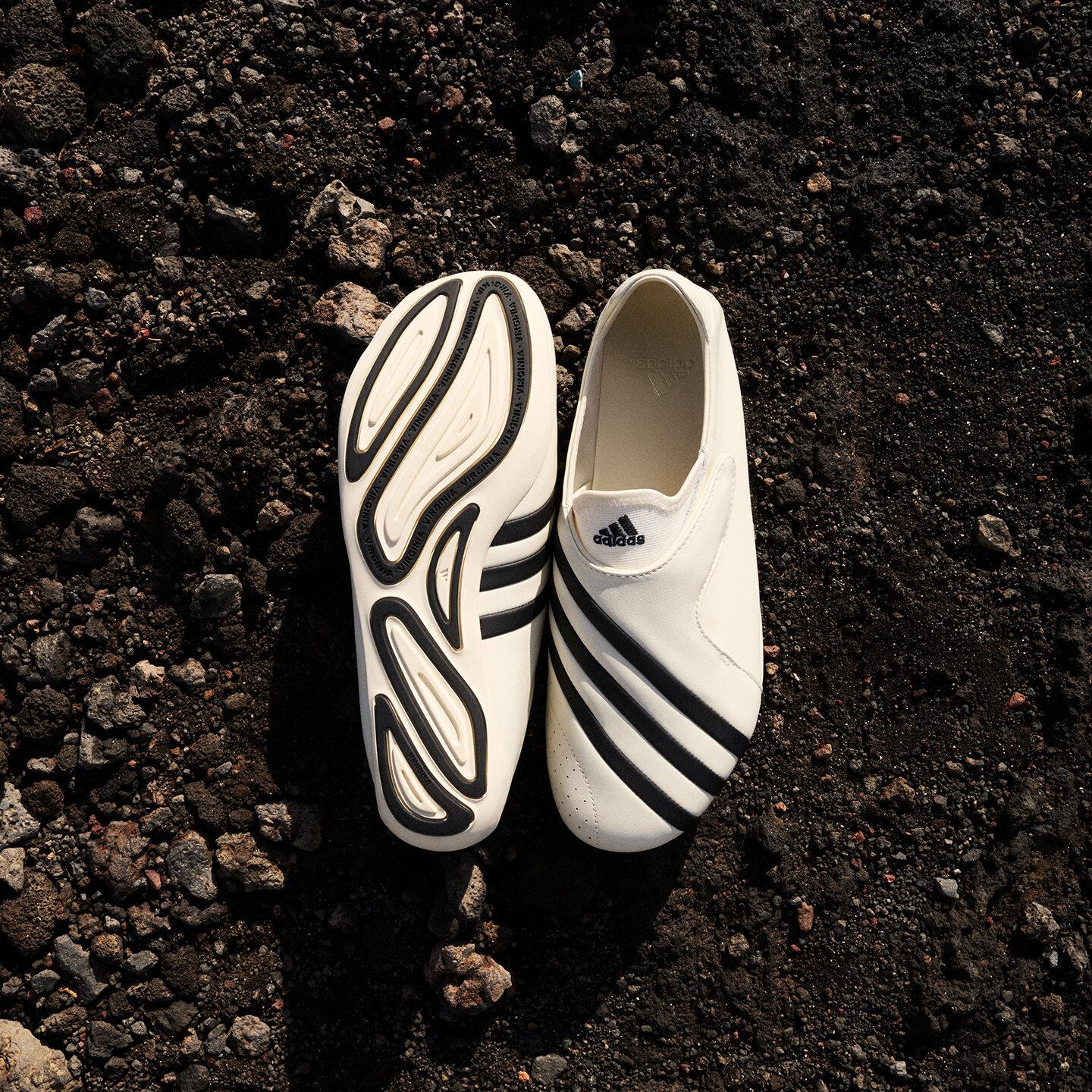 Pharrell x adidas Vario Flat Earther Core White 39
Pharrell x adidas Vario Flat Earther Core White 39