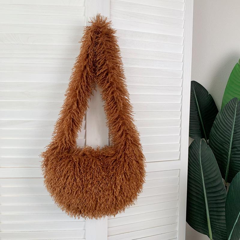 Artificial Wool Women s Furry Shoulder Bag Winter Fashion Ladies Faux Fur Crossbody Bags Large Capacity Female Plush Handbags
Artificial Wool Women s Furry Shoulder Bag Winter Fashion Ladies Faux Fur Crossbody Bags Large Capacity Female Plush Handbags