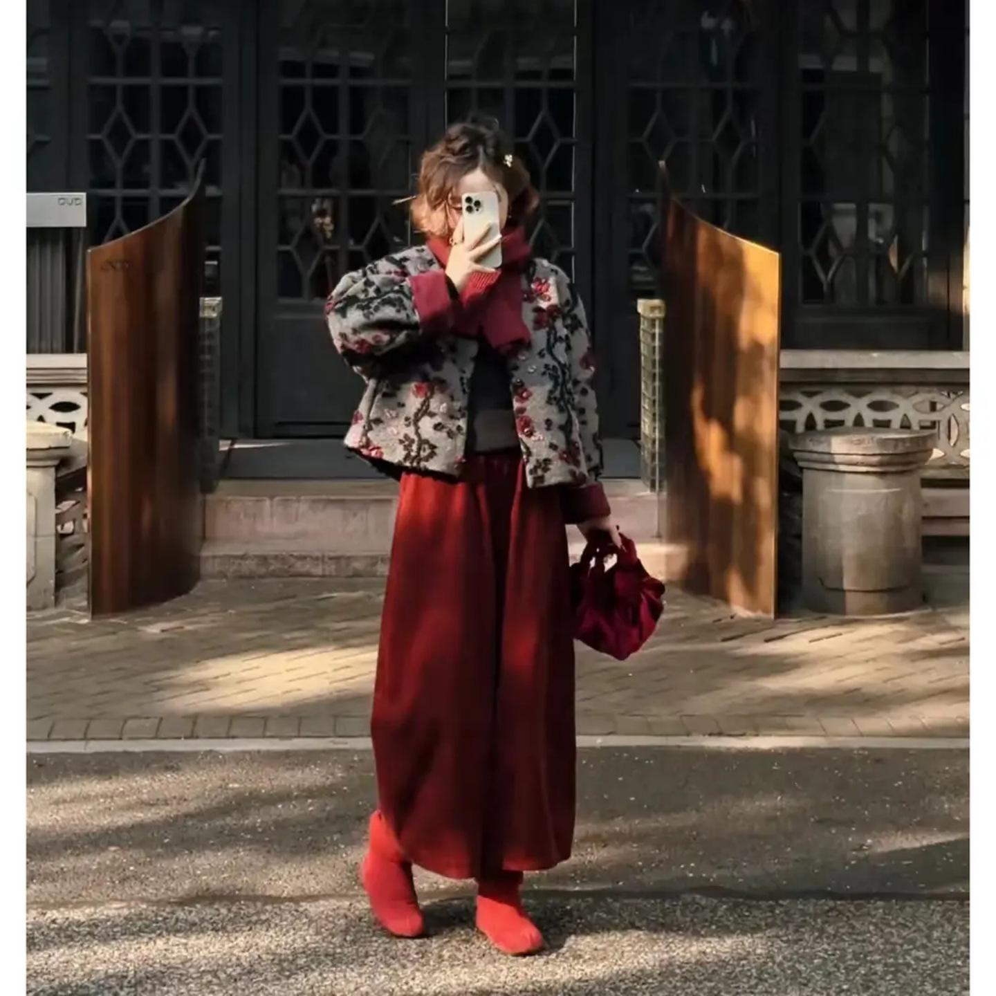 Women s Retro Winter Set: High-End Short Jacket and Slimming High-Waisted Red Wide-Leg Pants. S (80-95 lbs)
Women s Retro Winter Set: High-End Short Jacket and Slimming High-Waisted Red Wide-Leg Pants. S (80-95 lbs)