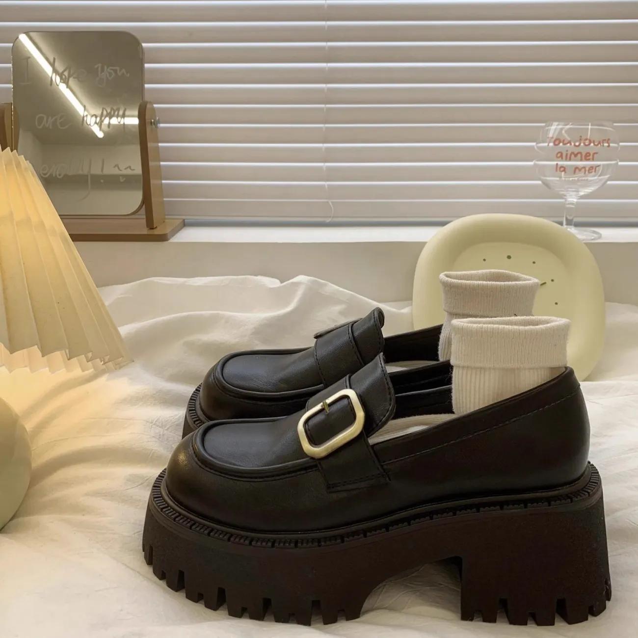 Black versatile high-heeled women s shoes women s 2024 new spring and autumn platform small leather shoes Mary Jane shoes thick-heeled loafers 35
Black versatile high-heeled women s shoes women s 2024 new spring and autumn platform small leather shoes Mary Jane shoes thick-heeled loafers 35