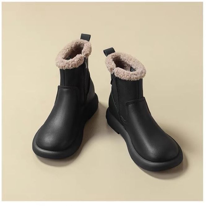 Снігові черевики Жіноча зима Новинка 2025 року Короткі черевики на м’якій підошві Ретро Нековзкі зимові теплі водонепроникні товсті підошви Плюшеві бавовняні черевики на плоскому ходу 40 чорний
Снігові черевики Жіноча зима Новинка 2025 року Короткі черевики на м’якій підошві Ретро Нековзкі зимові теплі водонепроникні товсті підошви Плюшеві бавовняні черевики на плоскому ходу 40 чорний