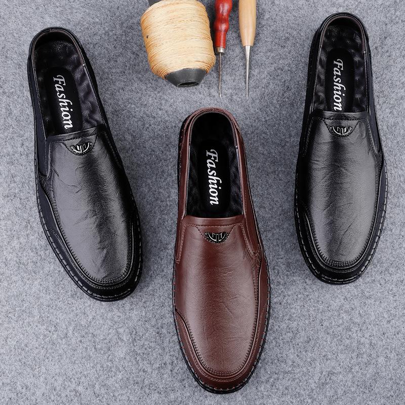 The first layer of cowhide men s business casual leather shoes flat-soled leather four-season work shoes men s shoes shallow mouth round head men s 45 чорний
The first layer of cowhide men s business casual leather shoes flat-soled leather four-season work shoes men s shoes shallow mouth round head men s 45 чорний