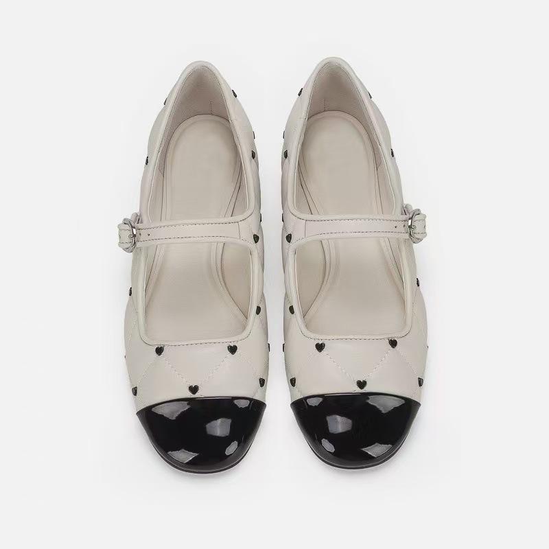 Flat single shoes women s spring new shallow mouth love rhombus casual word belt Mary Jane shoes 41 чорний
Flat single shoes women s spring new shallow mouth love rhombus casual word belt Mary Jane shoes 41 чорний