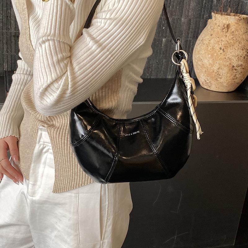 New Spring Simple Hobo Bags Women Fashi Comfortable and Versatile Texture Crossbody Bags Small Design Casual Storage Bags чёрный
New Spring Simple Hobo Bags Women Fashi Comfortable and Versatile Texture Crossbody Bags Small Design Casual Storage Bags чёрный