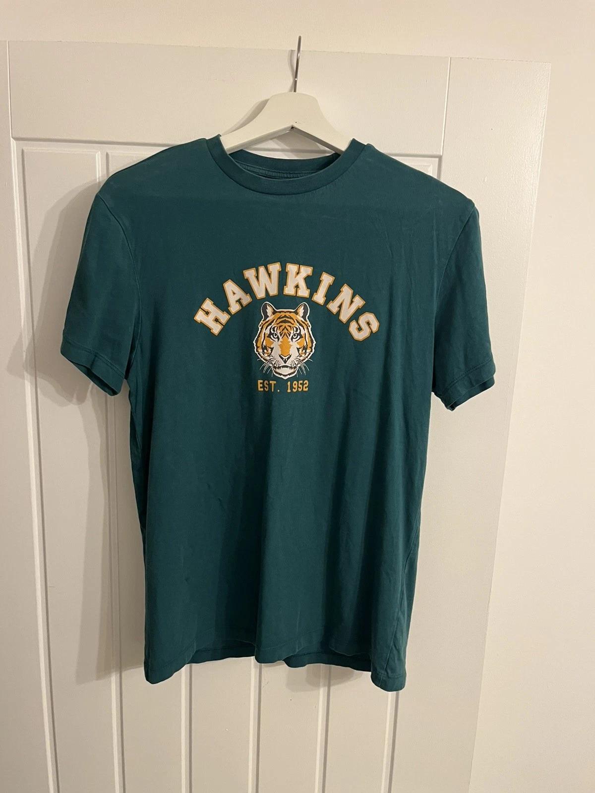 Stranger Things Unisex Green T-Shirt, Size M 10-12 - Crew Neck XL
Stranger Things Unisex Green T-Shirt, Size M 10-12 - Crew Neck XL