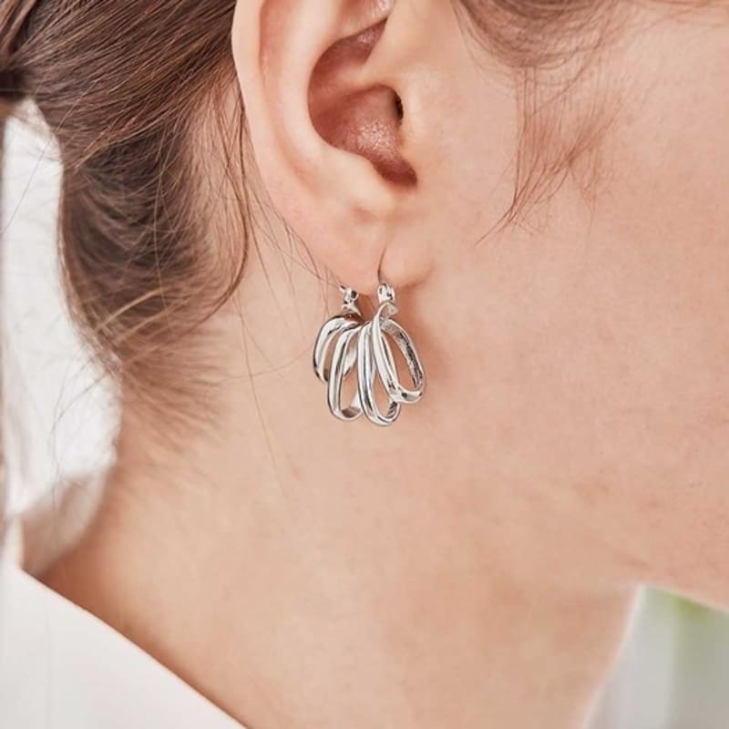 GEIGER Jewelry Silver Round Charm Hoop Earrings GISVEE142 white gold
GEIGER Jewelry Silver Round Charm Hoop Earrings GISVEE142 white gold