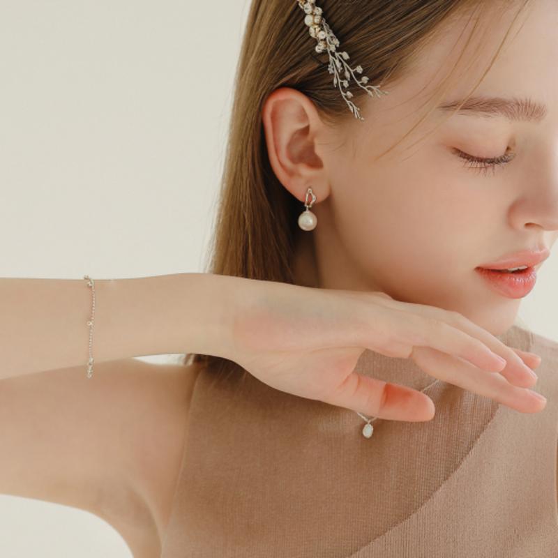 J.Lauren Simple Ball Chain Silver Bracelet B0971 single type
J.Lauren Simple Ball Chain Silver Bracelet B0971 single type