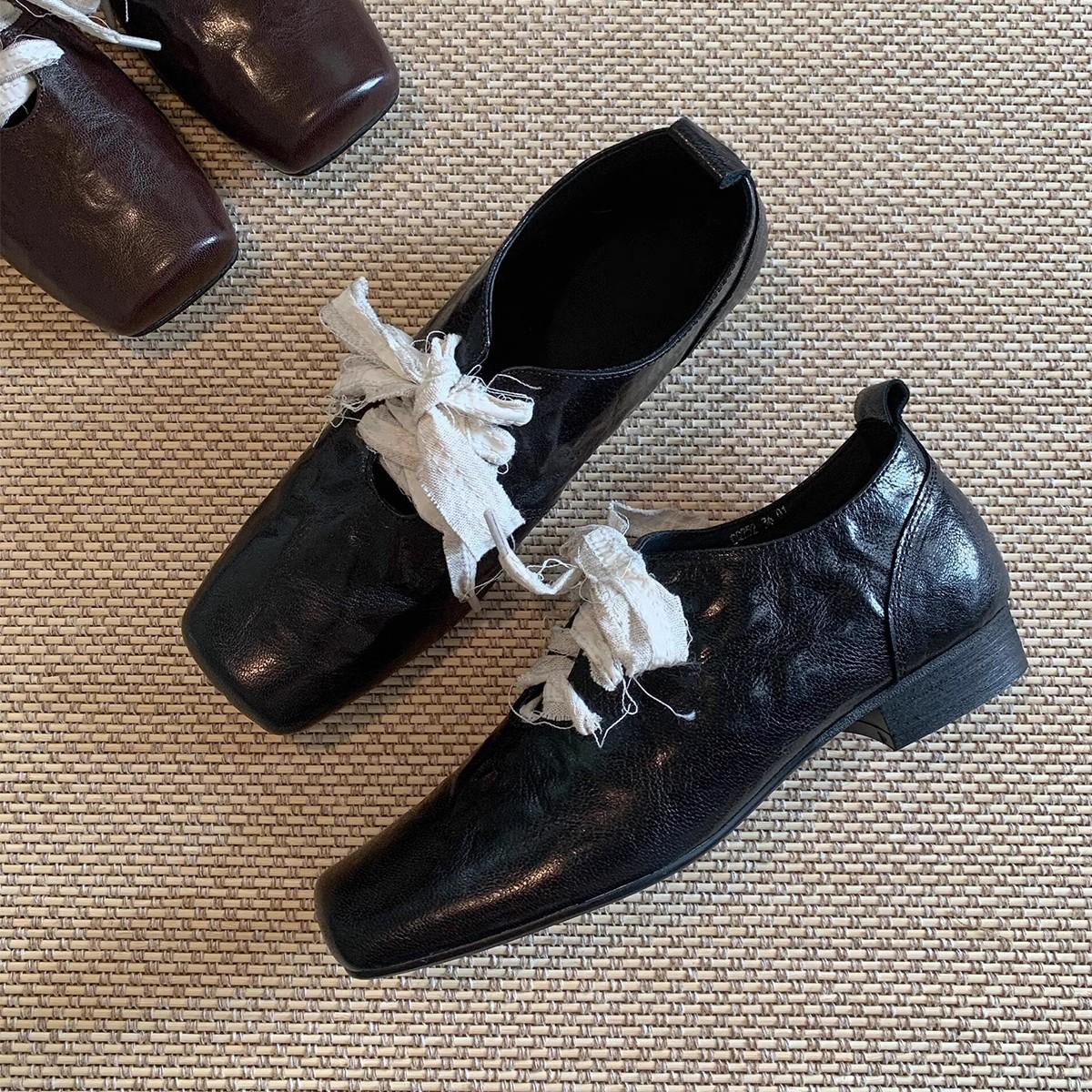 Leather retro literary and artistic style niche square head strap high-end thick heel single shoes women s 2025 spring new small leather shoes 34
Leather retro literary and artistic style niche square head strap high-end thick heel single shoes women s 2025 spring new small leather shoes 34