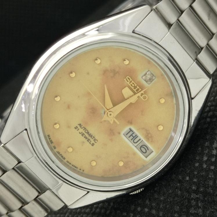 Б/У винтажные мужские часы SEIKO 5 AUTO 7019A из Японии с оригинальным циферблатом 621a-a413451-2 SKU621a-a413451
Б/У винтажные мужские часы SEIKO 5 AUTO 7019A из Японии с оригинальным циферблатом 621a-a413451-2 SKU621a-a413451