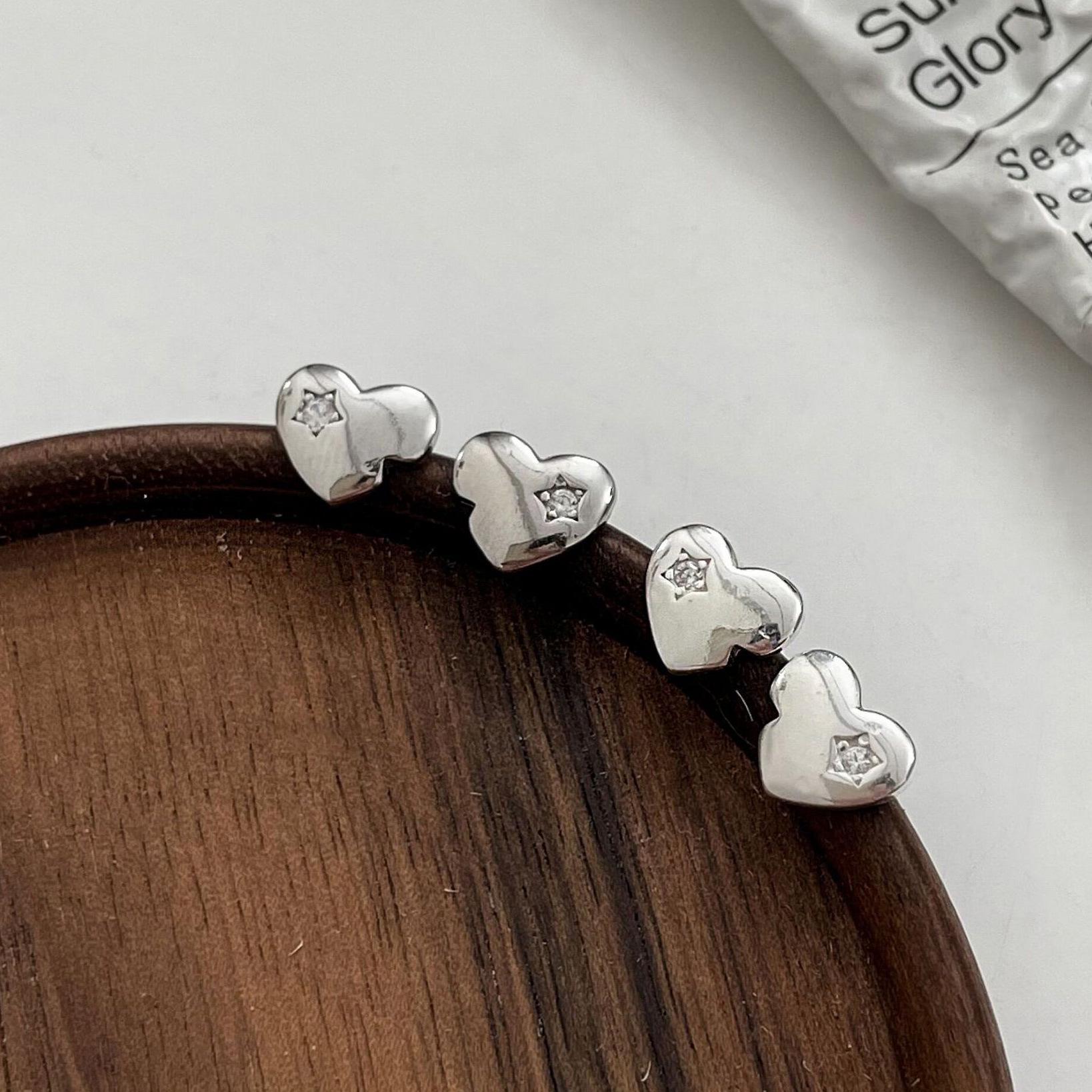 Yinruitai S925 Sterling Silver Star & Heart Stud Earrings - Women s Trendy Niche Design 2022 Silver Electric - Nano Anti-Oxidation Protection
Yinruitai S925 Sterling Silver Star & Heart Stud Earrings - Women s Trendy Niche Design 2022 Silver Electric - Nano Anti-Oxidation Protection