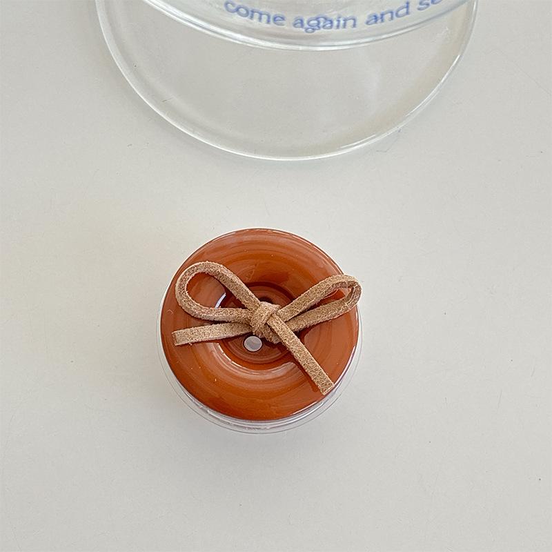 Solid Color Button Bow, Mobile Phone Airbag Bracket, Paste-Type Retractable Round Desktop Watching Drama, Stable Support
Solid Color Button Bow, Mobile Phone Airbag Bracket, Paste-Type Retractable Round Desktop Watching Drama, Stable Support