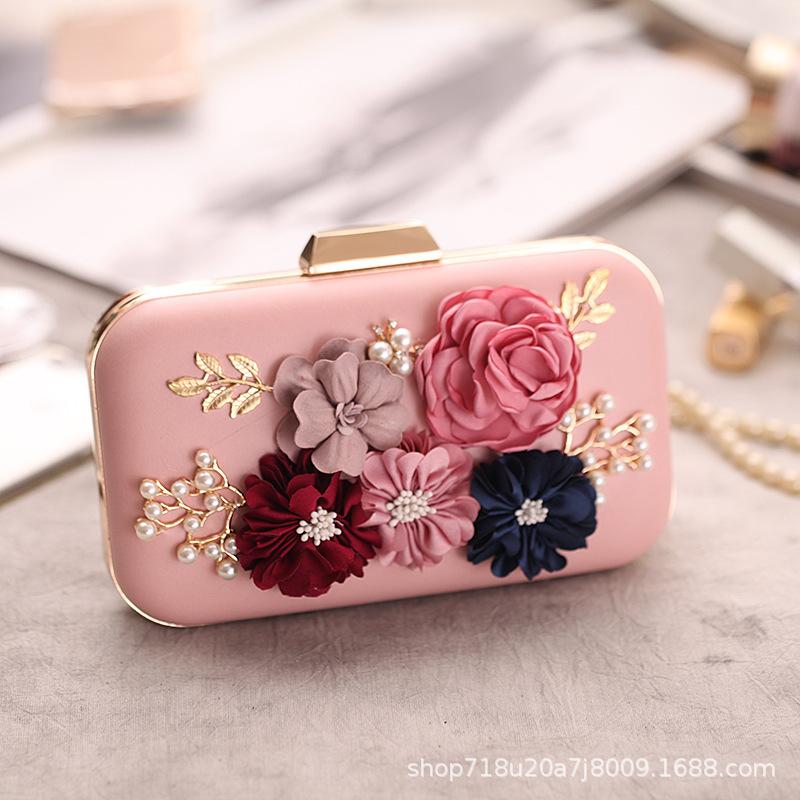 Dinner Bag 2025 Pearl Flower Clutch Bag Bead Embroidery Evening Dress Party Wedding Chain Small Square Bag
Dinner Bag 2025 Pearl Flower Clutch Bag Bead Embroidery Evening Dress Party Wedding Chain Small Square Bag