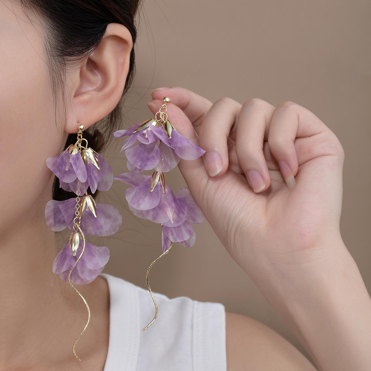 Фіолетові Квіткові Сережки-Гвоздики в Стилі Морі Надзвичайно Чарівні та Красиві, Змазані Пелюстки, Сережки з Бахромою, Жіночі Довгі Сережки для Морської Відпустки.
Фіолетові Квіткові Сережки-Гвоздики в Стилі Морі Надзвичайно Чарівні та Красиві, Змазані Пелюстки, Сережки з Бахромою, Жіночі Довгі Сережки для Морської Відпустки.