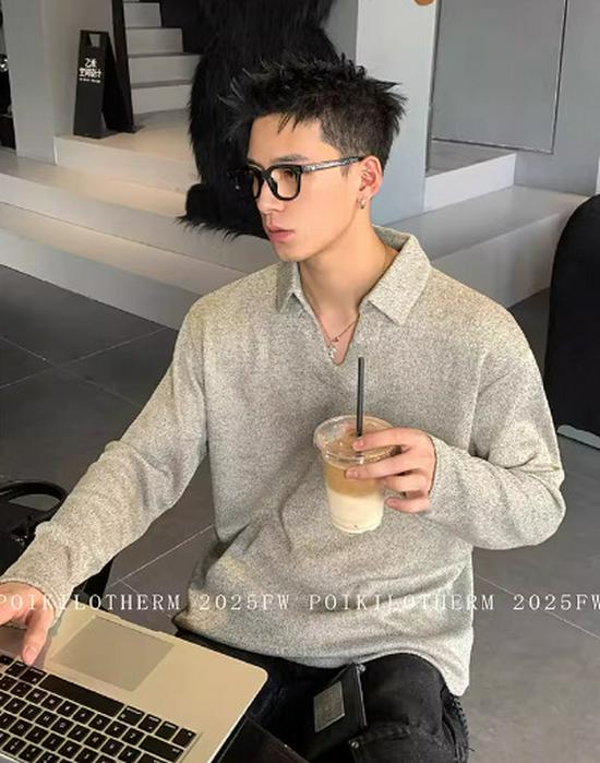 Retro V-Neck Knitwear: Skin-Friendly, Versatile Long-Sleeve Tee XL хакі
Retro V-Neck Knitwear: Skin-Friendly, Versatile Long-Sleeve Tee XL хакі
