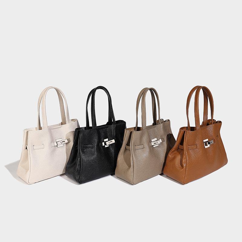 Niche design cowhide tote bag women s 2025 new large-capacity trend Kelly bag commuter shoulder handbag чёрный
Niche design cowhide tote bag women s 2025 new large-capacity trend Kelly bag commuter shoulder handbag чёрный