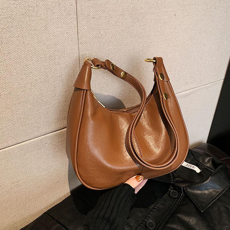 2025 осень новая мода женская сумка темперамент ретро деловая сумка через плечо под мышку простая трендовая сумка-мессенджер сумка-пельмень коричневый
2025 осень новая мода женская сумка темперамент ретро деловая сумка через плечо под мышку простая трендовая сумка-мессенджер сумка-пельмень коричневый