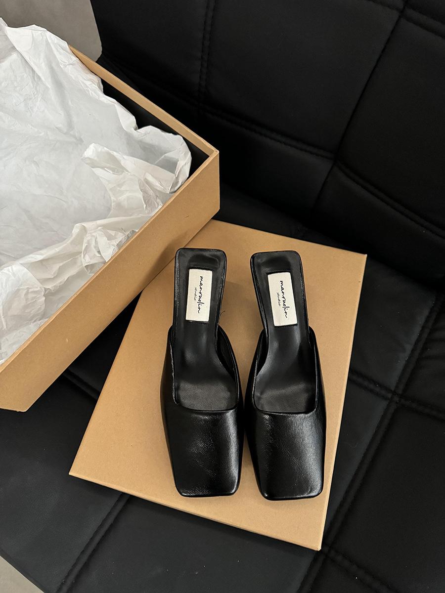 Модные женские тапочки 2024 года, летние новые мюли, дизайнерские туфли Мэри Джейн с квадратным носком, женские модные босоножки на низком каблуке, Zapatos De Mujer 35 чёрный
Модные женские тапочки 2024 года, летние новые мюли, дизайнерские туфли Мэри Джейн с квадратным носком, женские модные босоножки на низком каблуке, Zapatos De Mujer 35 чёрный