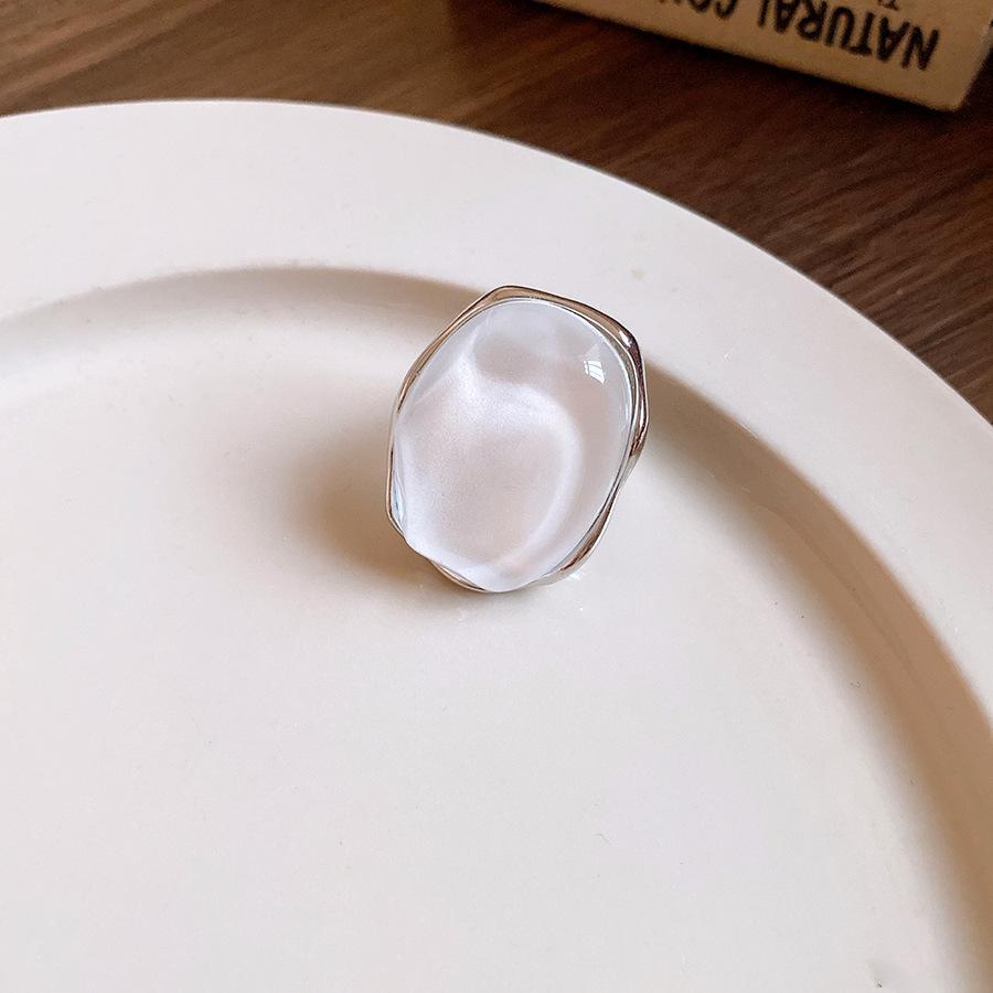 Silver needle pearlescent oval simple fashion earrings new fashion versatile stud earrings niche high-end earrings
Silver needle pearlescent oval simple fashion earrings new fashion versatile stud earrings niche high-end earrings