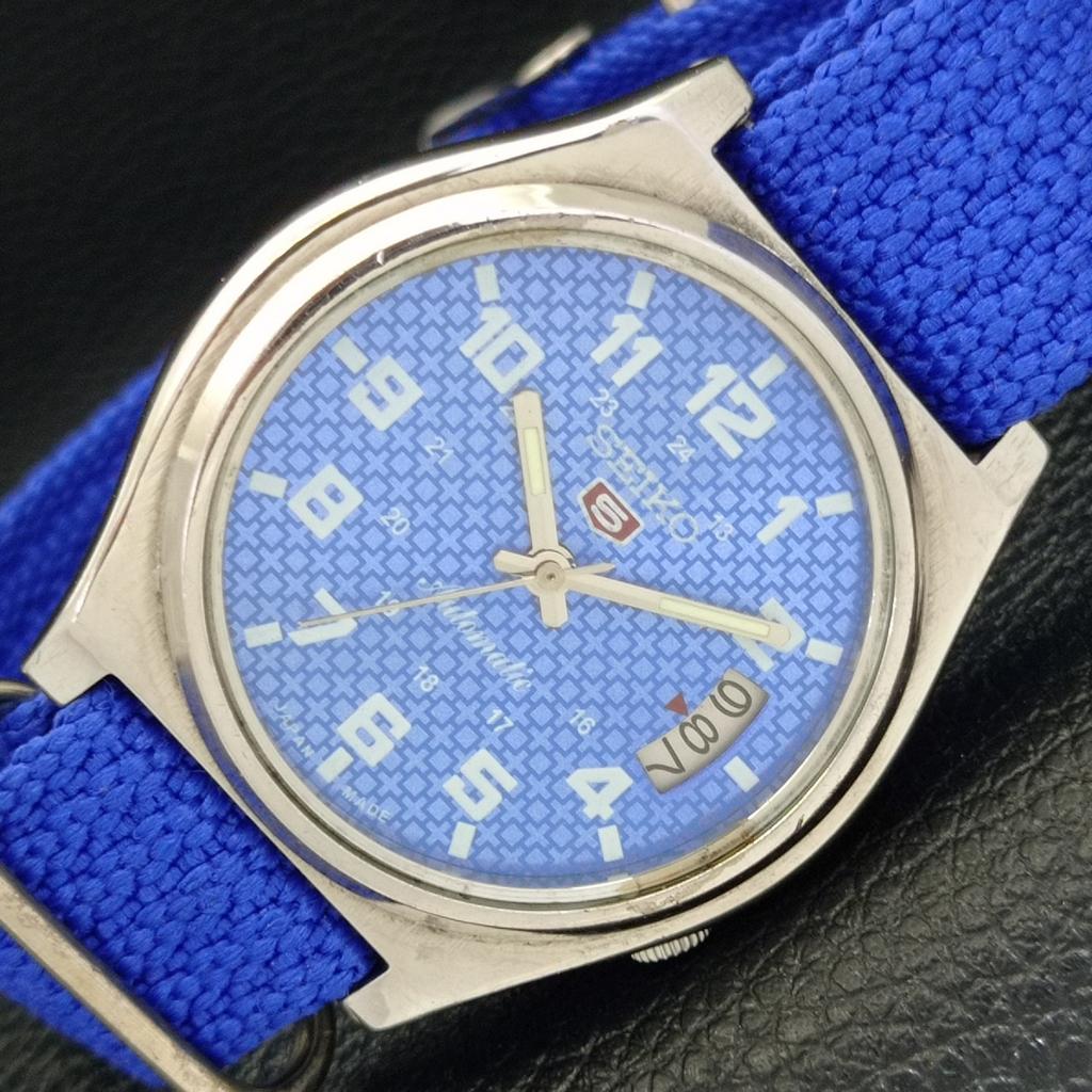 USED VINTAGE SEIKO 5 AUTOMATIC 7009A JAPAN MENS BLUE COLOR DIAL WATCH a434202-2 R120-a434202
USED VINTAGE SEIKO 5 AUTOMATIC 7009A JAPAN MENS BLUE COLOR DIAL WATCH a434202-2 R120-a434202