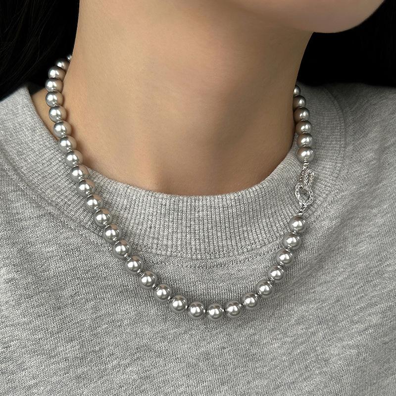 Light Luxury Pearl Zircon Necklace Fashion Versatile Premium Sweater Chain French Niche Design Sense Necklace Women
Light Luxury Pearl Zircon Necklace Fashion Versatile Premium Sweater Chain French Niche Design Sense Necklace Women