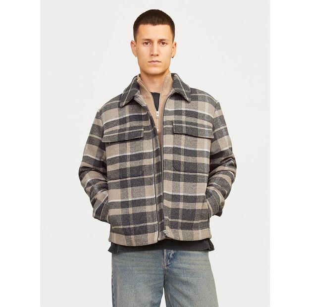 Демисезонная куртка Jack&Jones Russel 12259393, бежевая, свободного кроя S
Демисезонная куртка Jack&Jones Russel 12259393, бежевая, свободного кроя S