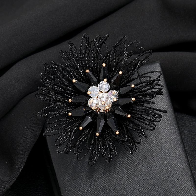 Design Sense Personality Crystal Fireworks Brooch Women s Fashion Autumn and Winter Knitted Brooch High-end Sweater Pin Neckline Accessories чорний
Design Sense Personality Crystal Fireworks Brooch Women s Fashion Autumn and Winter Knitted Brooch High-end Sweater Pin Neckline Accessories чорний