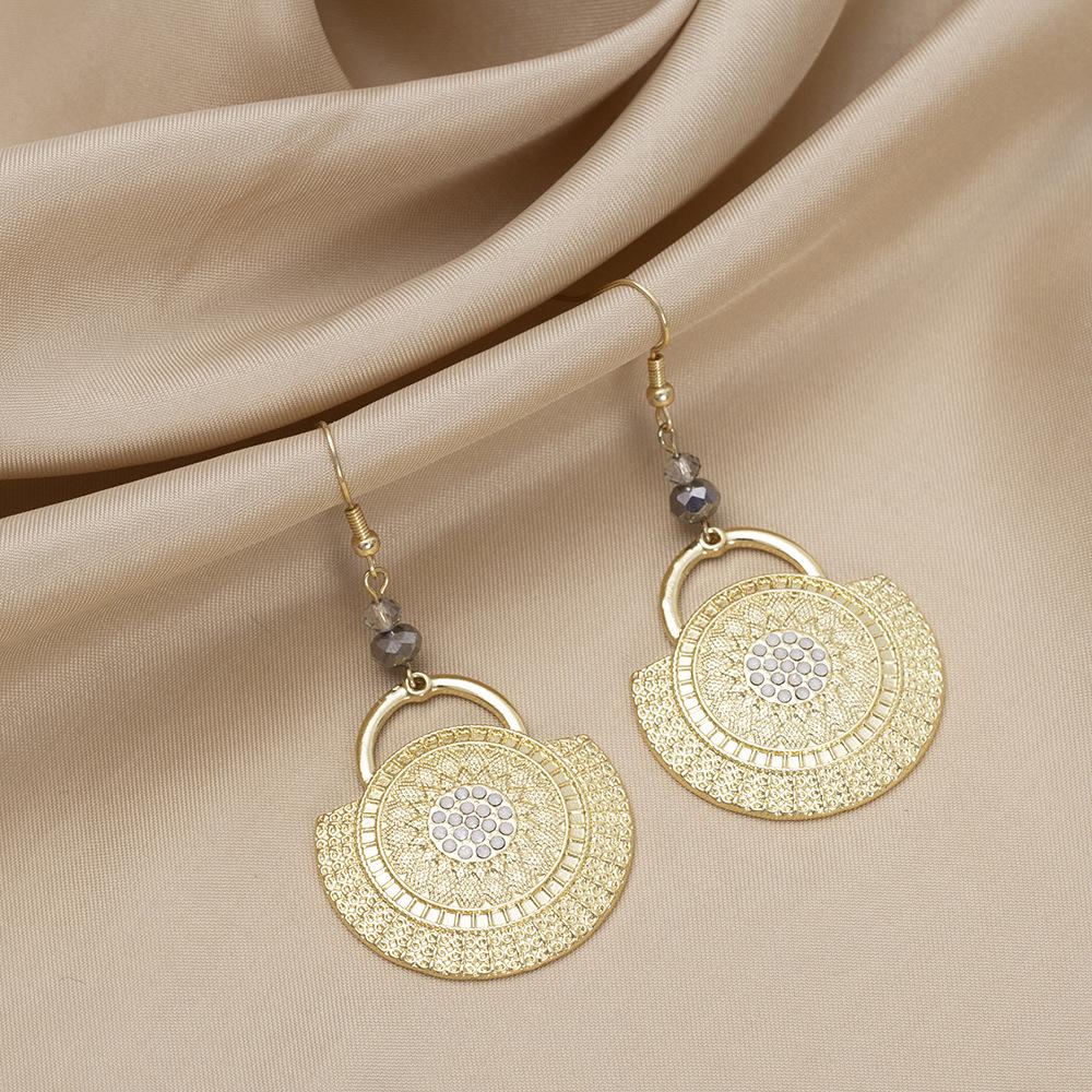 Women s Fashion Alloy Gingham Handbag Earrings with Semicircular Hollow Design золотой
Women s Fashion Alloy Gingham Handbag Earrings with Semicircular Hollow Design золотой