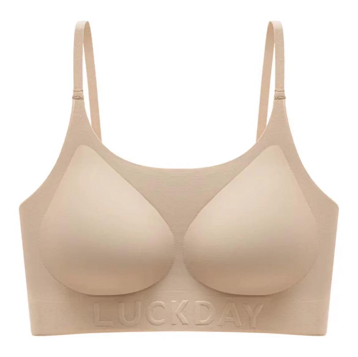 Invisible liquid foundation, seamless underwear, big breasts, small breasts, gathered soft support, upper support, dark skin tone, no size bra Abc cup (slim model/bottom circumference 70-80cm)
Invisible liquid foundation, seamless underwear, big breasts, small breasts, gathered soft support, upper support, dark skin tone, no size bra Abc cup (slim model/bottom circumference 70-80cm)