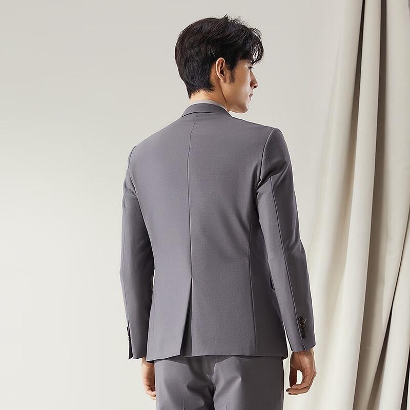 Men s WOOLMARK Wool Blend Formal Suit B50
Men s WOOLMARK Wool Blend Formal Suit B50