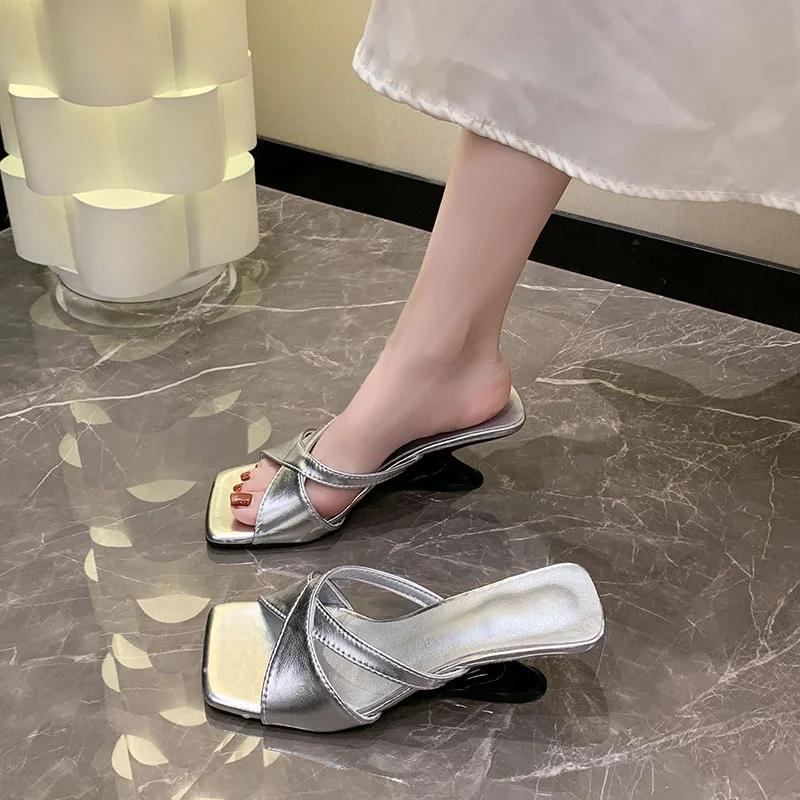Мода 2025 Лето Открытый Носок Женские Шлепанцы Мода Уличные Нарядные Шлепанцы Женские Новые Квадратный Носок Бестселлер Однотонные Высокие Каблуки Zapatos 40 серебряный
Мода 2025 Лето Открытый Носок Женские Шлепанцы Мода Уличные Нарядные Шлепанцы Женские Новые Квадратный Носок Бестселлер Однотонные Высокие Каблуки Zapatos 40 серебряный