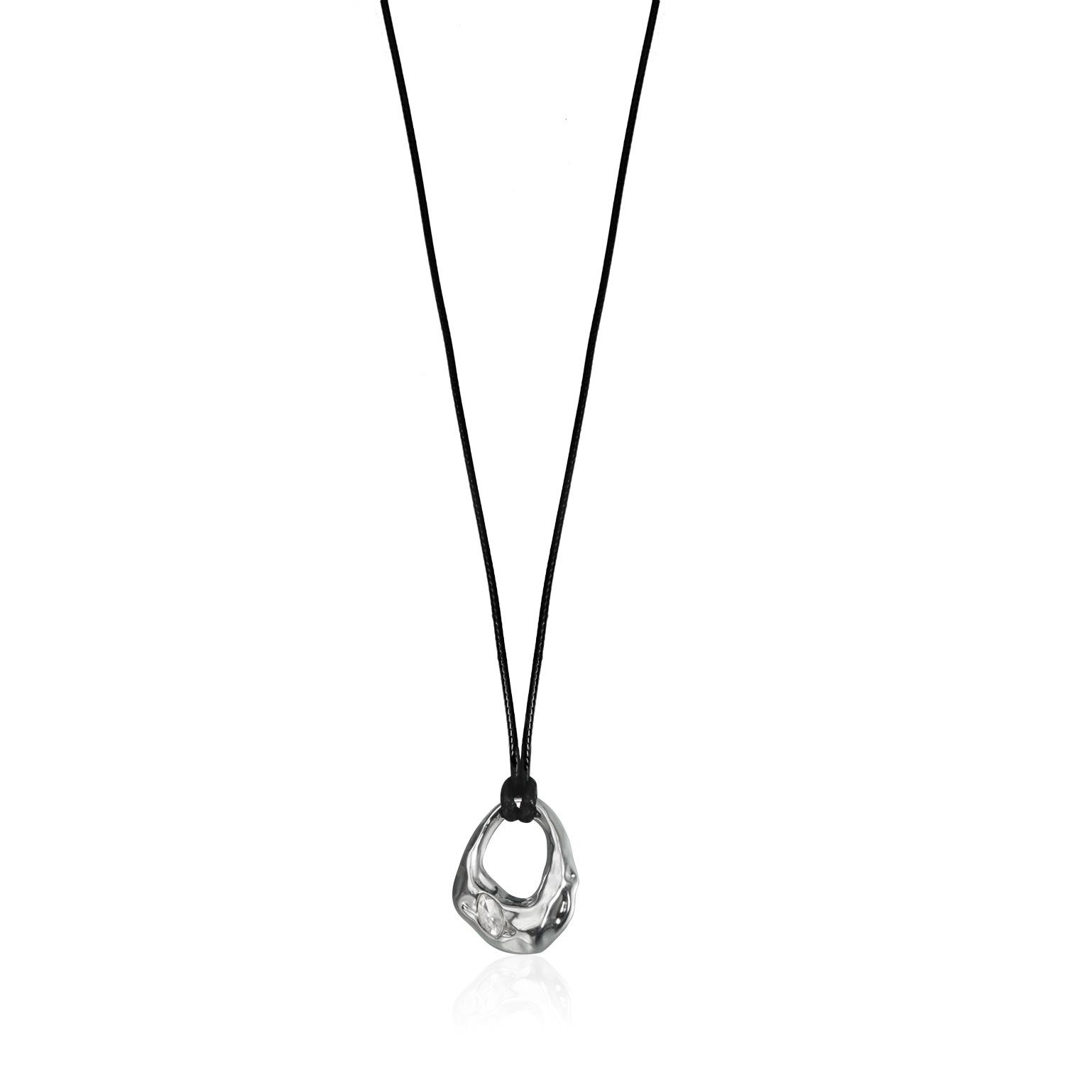 Exaggerated large love oval leather rope necklace niche sweater chain necklace
Exaggerated large love oval leather rope necklace niche sweater chain necklace