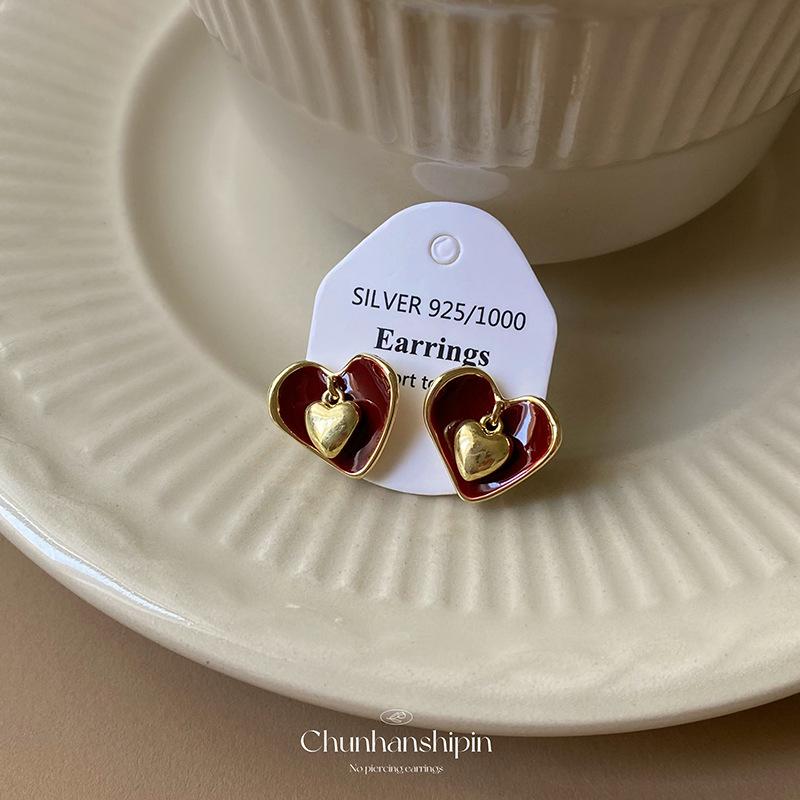 New French popular love retro premium drop glaze autumn and winter stud earrings fashion temperament ear clips hole-free exquisite earrings
New French popular love retro premium drop glaze autumn and winter stud earrings fashion temperament ear clips hole-free exquisite earrings
