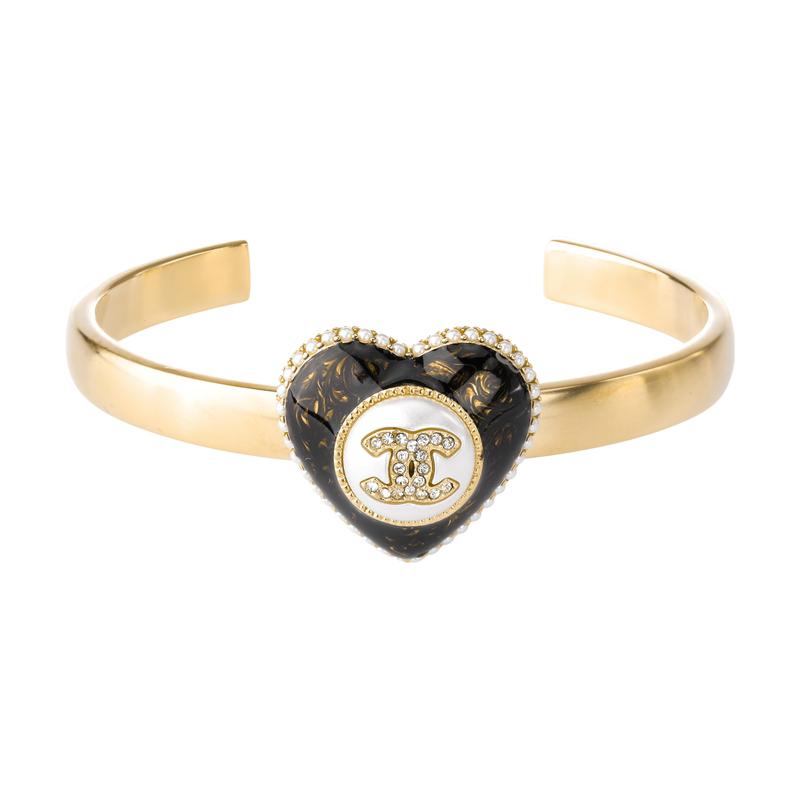 CHANEL Rhinestone Heart Decoration Pearl Bracelet Women s Gold золотий
CHANEL Rhinestone Heart Decoration Pearl Bracelet Women s Gold золотий