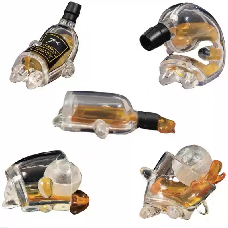 Qualia A Drunk Wine Bottle And Glass, A Personified Whisky Figurine Mini Figurine Decoration Modle
Qualia A Drunk Wine Bottle And Glass, A Personified Whisky Figurine Mini Figurine Decoration Modle