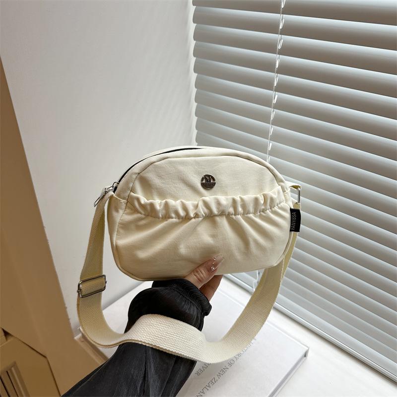 Women s bag new trendy retro bag women s bag casual versatile shoulder messenger bag light and compact mobile phone bag small bag women белый
Women s bag new trendy retro bag women s bag casual versatile shoulder messenger bag light and compact mobile phone bag small bag women белый