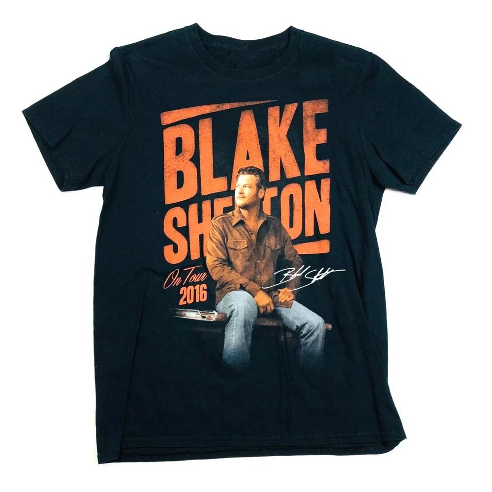 Vtg Blake Shelton On Tour 2016 Cotton Black All Size Unisex Shirt Unisex T-Shirt 5XL різнокольоровий
Vtg Blake Shelton On Tour 2016 Cotton Black All Size Unisex Shirt Unisex T-Shirt 5XL різнокольоровий