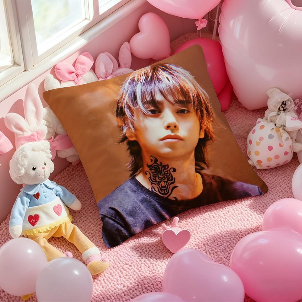 Actor N-Nijiro Murakami Pillow Case Soft Plush Fabric Double-Sided Printed Cushion Cover Warm Winter Sofa Pillow Case 30cmx30cm
Actor N-Nijiro Murakami Pillow Case Soft Plush Fabric Double-Sided Printed Cushion Cover Warm Winter Sofa Pillow Case 30cmx30cm