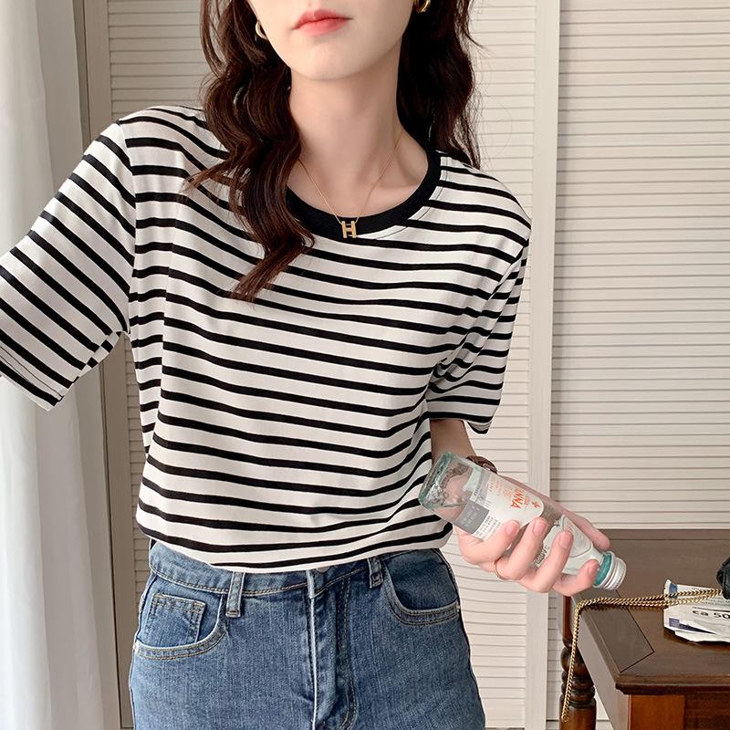 Striped T-shirt women s short-sleeved summer inner top loose slimming round neck Hong Kong style T-shirt 5XL
Striped T-shirt women s short-sleeved summer inner top loose slimming round neck Hong Kong style T-shirt 5XL