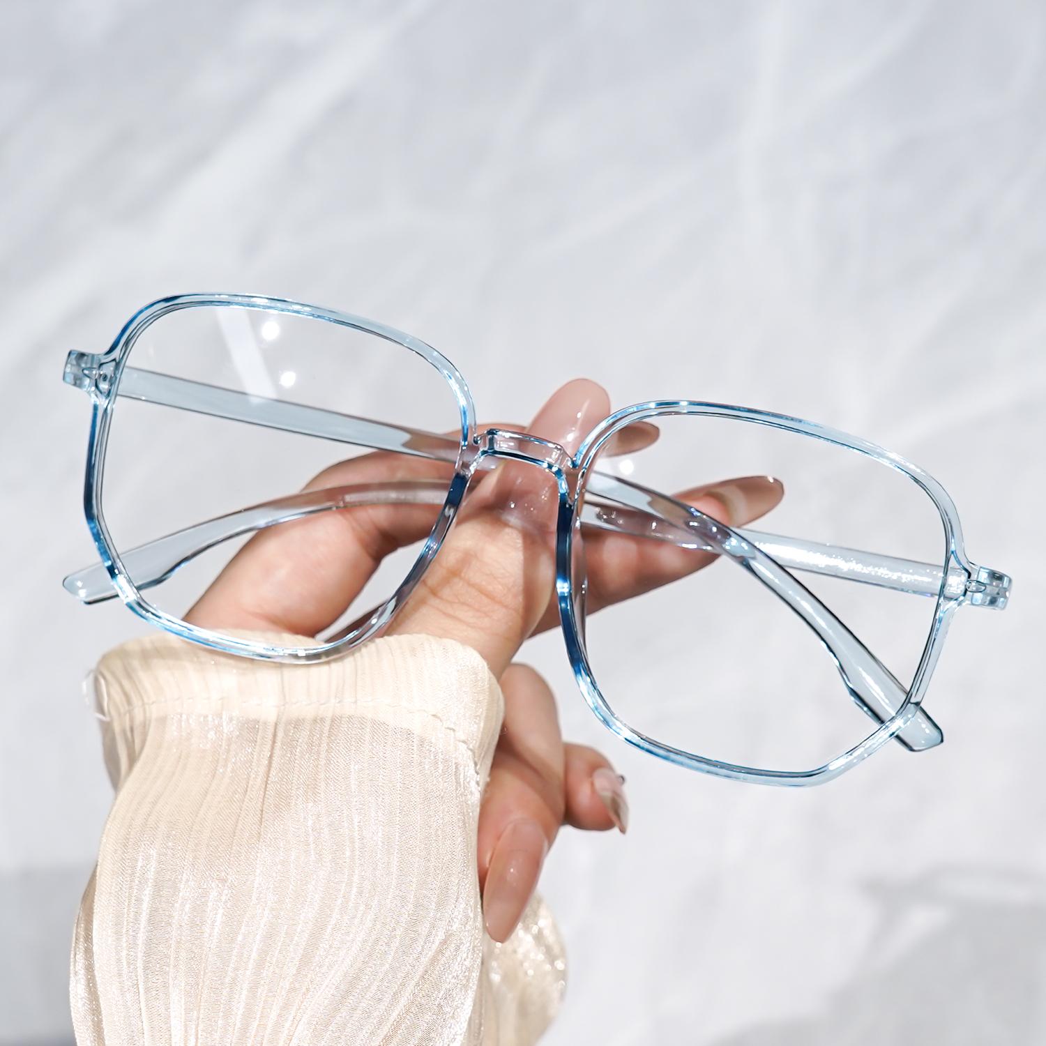 Vision Comfort, Квадратные очки в стиле киберпанк - Полнооправные, Легкий материал ПК для использования за компьютером, телевизором, телефоном
Vision Comfort, Квадратные очки в стиле киберпанк - Полнооправные, Легкий материал ПК для использования за компьютером, телевизором, телефоном