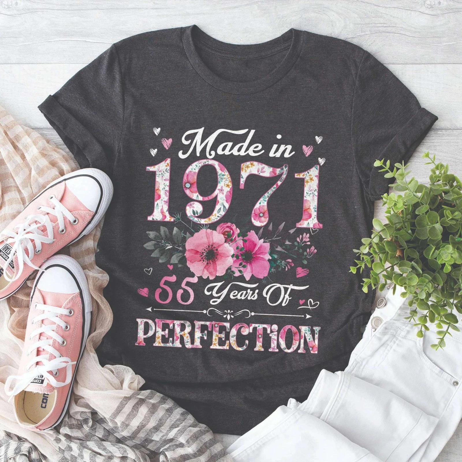 Made In 1971 55 Years Of Perfection Floral 55th Birthday Women Shirt Gift 3XL
Made In 1971 55 Years Of Perfection Floral 55th Birthday Women Shirt Gift 3XL